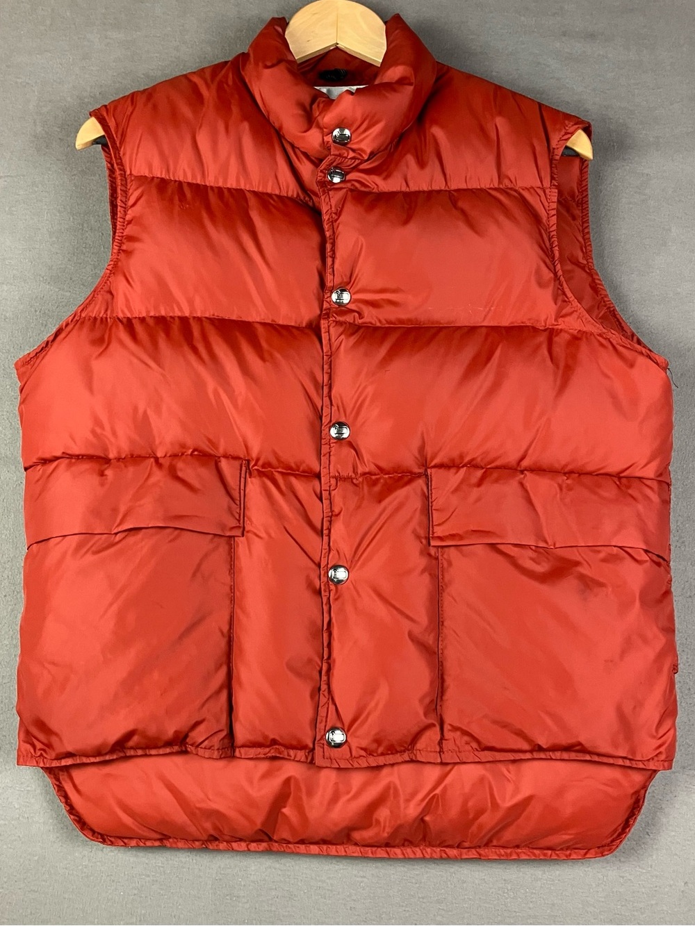 Vintage Woolrich Men’s Size M Down Puffer Vest Snap Front Pockets Burnt Orange.